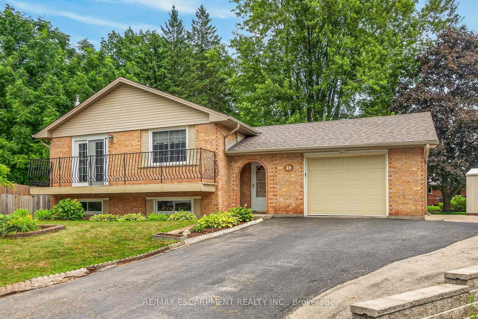 19-burns-place-haldimand-ontario-x13550656