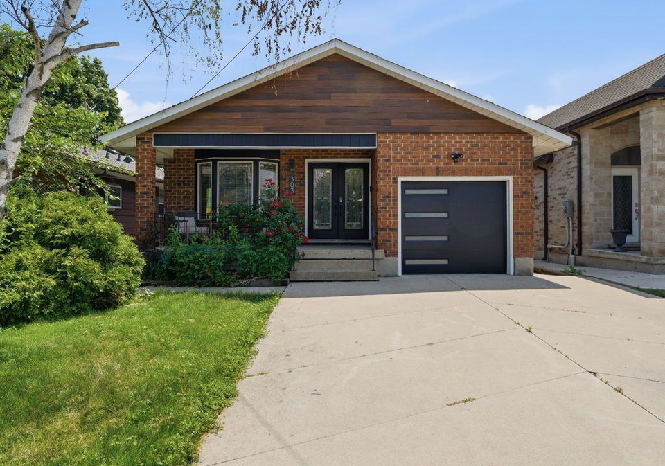 303-caledon-avenue-hamilton-ontario-x13551408