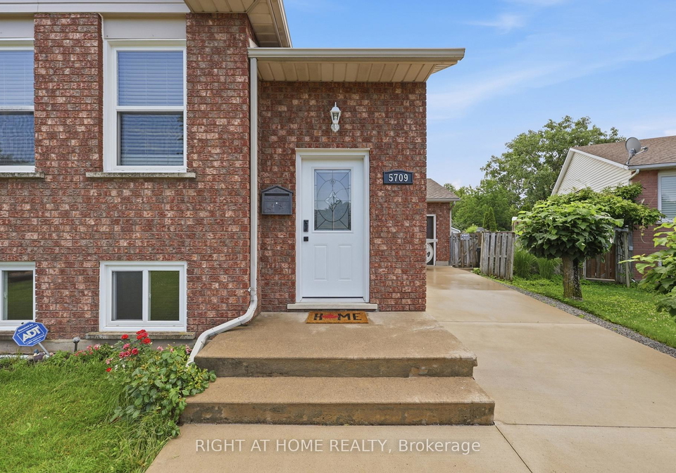 5709-deerbrook-street-niagara-falls-ontario-x13551724
