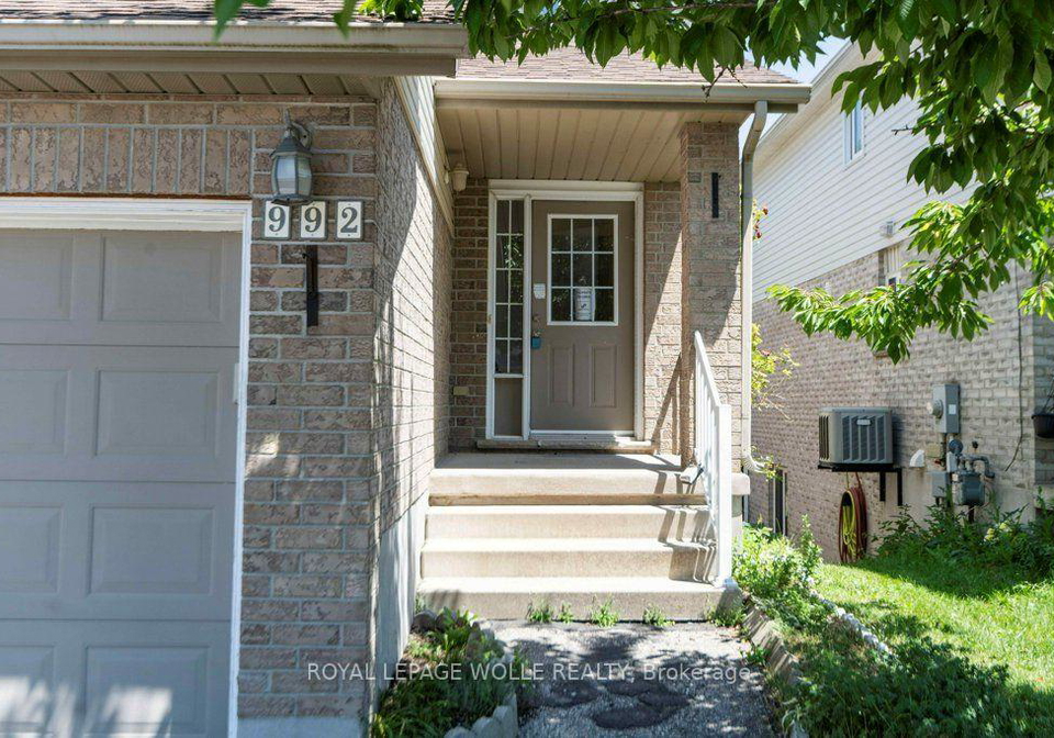 992-copper-leaf-crescent-kitchener-ontario-x13551800