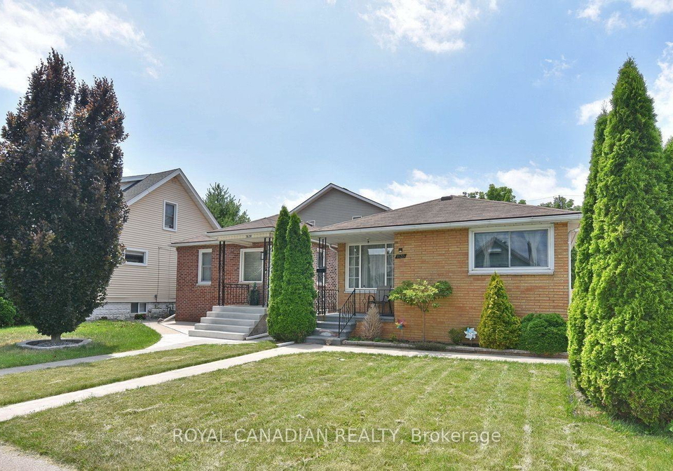 1635-elsmere-avenue-windsor-ontario-x13551876