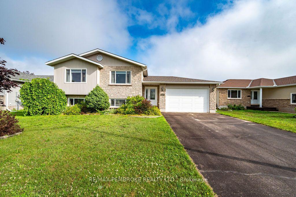 2038-sandstone-crescent-petawawa-ontario-x13552742