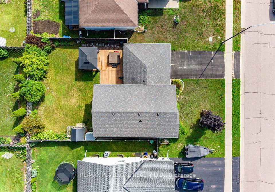 2038-sandstone-crescent-petawawa-ontario-x13552742