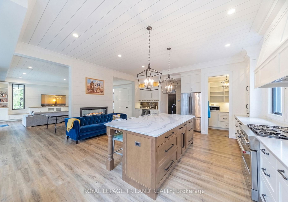 10195-red-pine-road-lambton-shores-ontario-x13553786