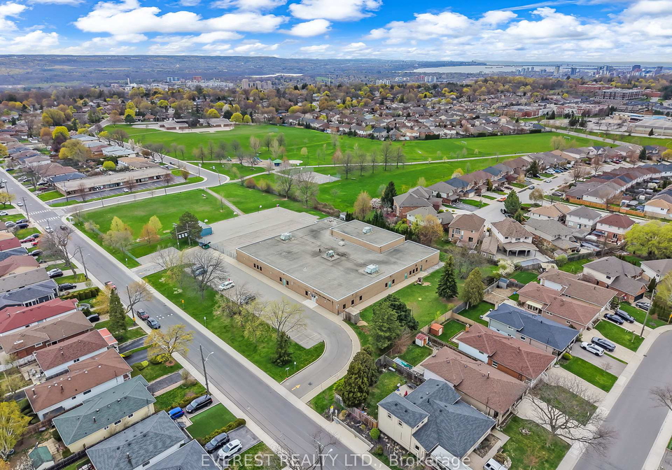 27-lavina-crescent-hamilton-ontario-x13553798