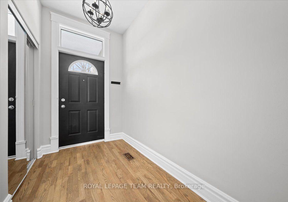 136-elm-street-ottawa-ontario-x13554214