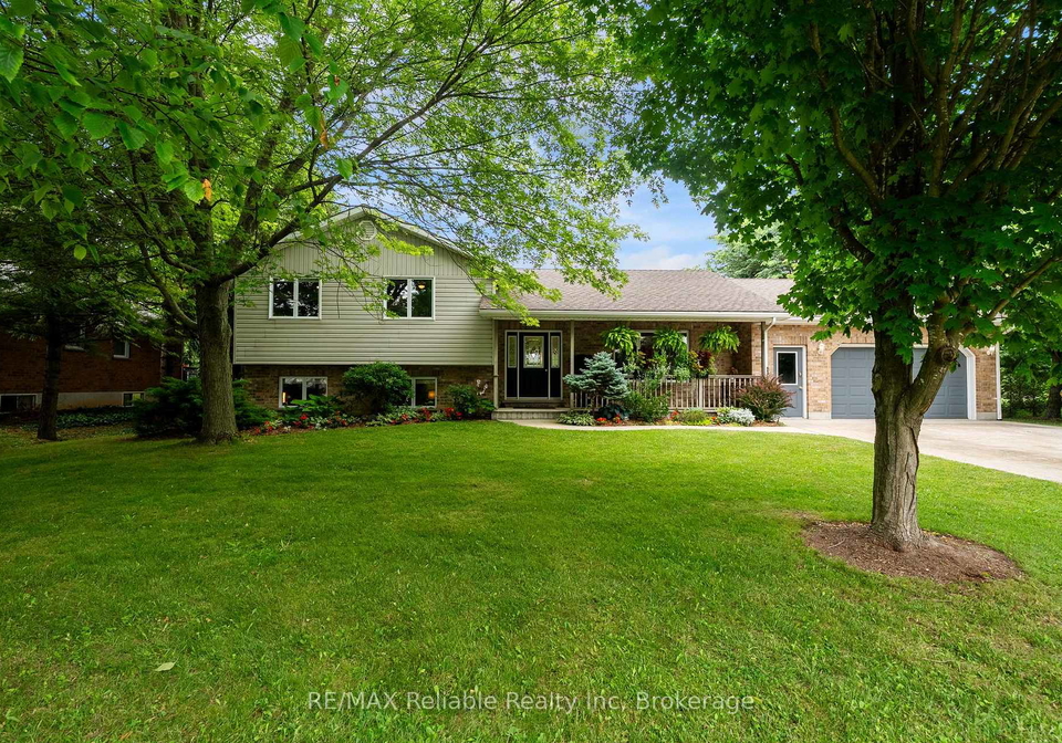 33768-maple-court-bluewater-ontario-x13554348
