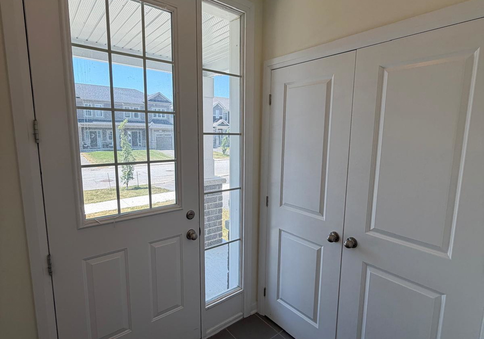 45-golf-links-drive-loyalist-ontario-x13554422