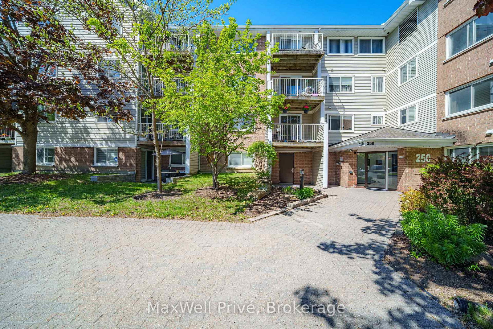 250-brittany-drive-ottawa-ontario-x13554480