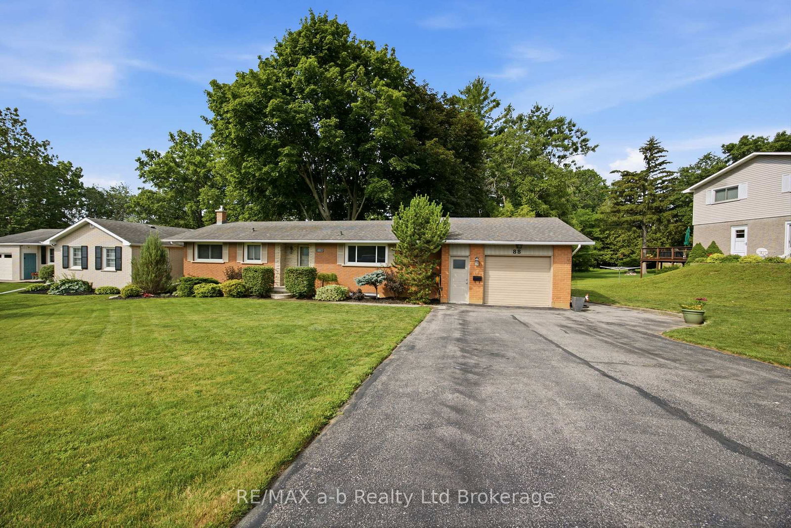 88-hillside-avenue-norfolk-ontario-x13554758