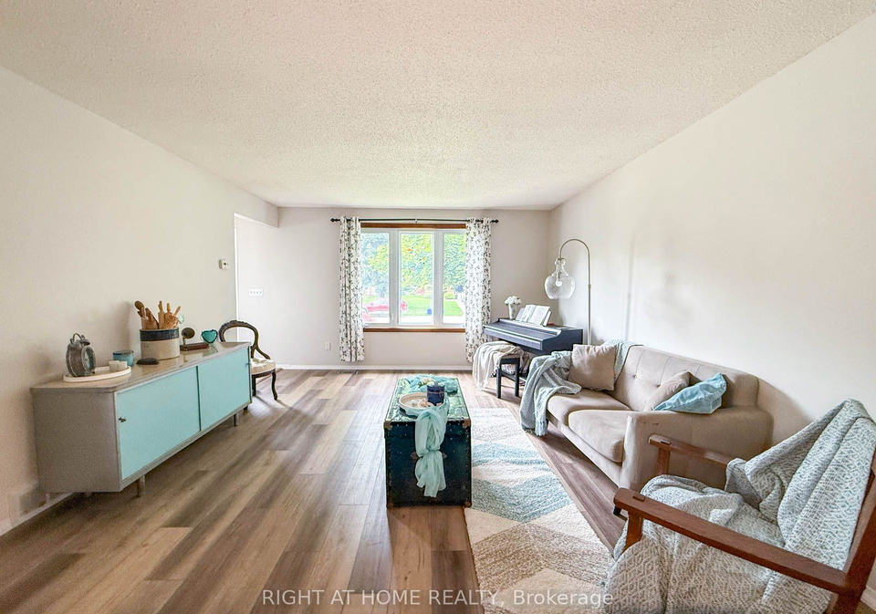 2623-kaymar-crescent-sarnia-ontario-x13554998