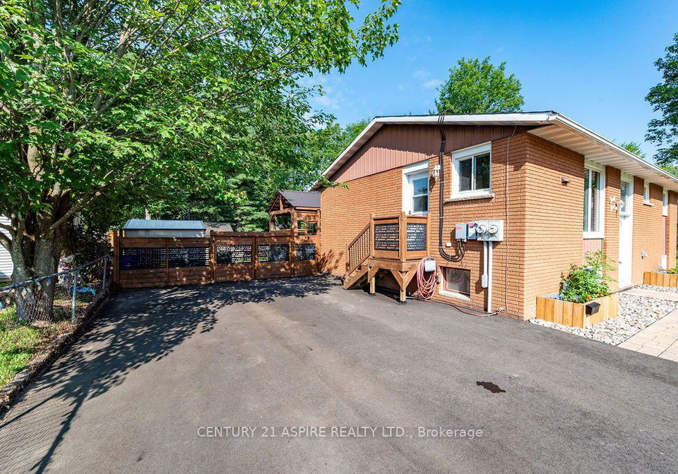 23-roy-street-petawawa-ontario-x13555206