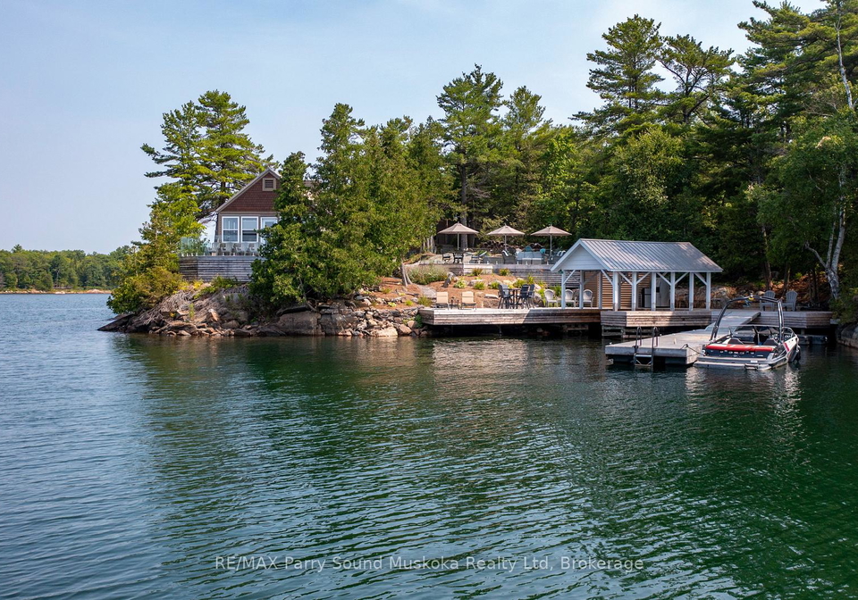 2-a258-island-the-archipelago-ontario-x13555374