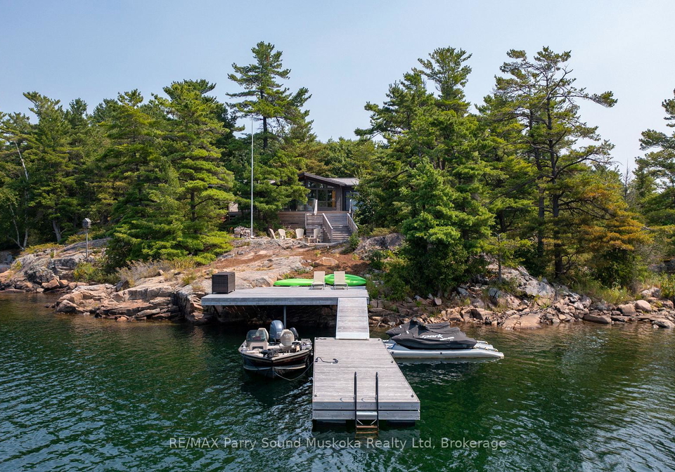 2-a258-island-the-archipelago-ontario-x13555374