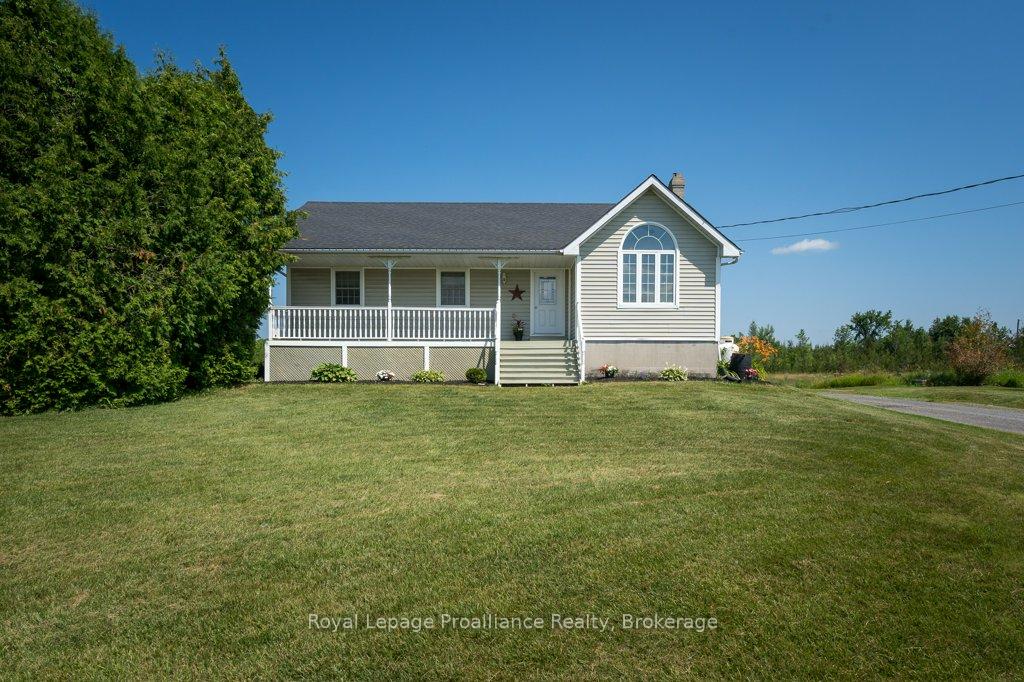 1075-enright-road-tyendinaga-ontario-x13555394