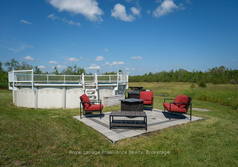 1075-enright-road-tyendinaga-ontario-x13555394