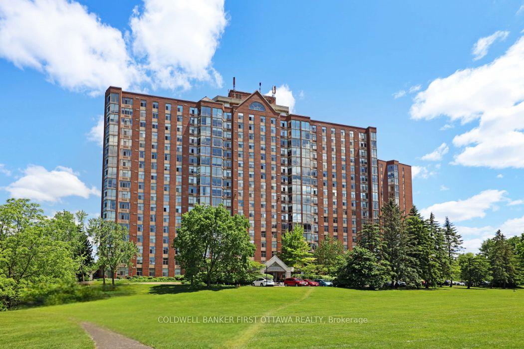 2759-carousel-crescent-ottawa-ontario-x13555466