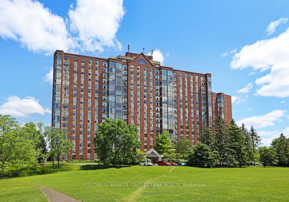 2759-carousel-crescent-ottawa-ontario-x13555466