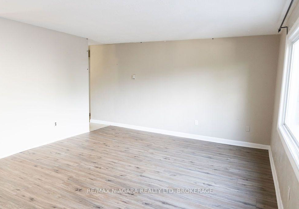 27-main-street-st-catharines-ontario-x13555524