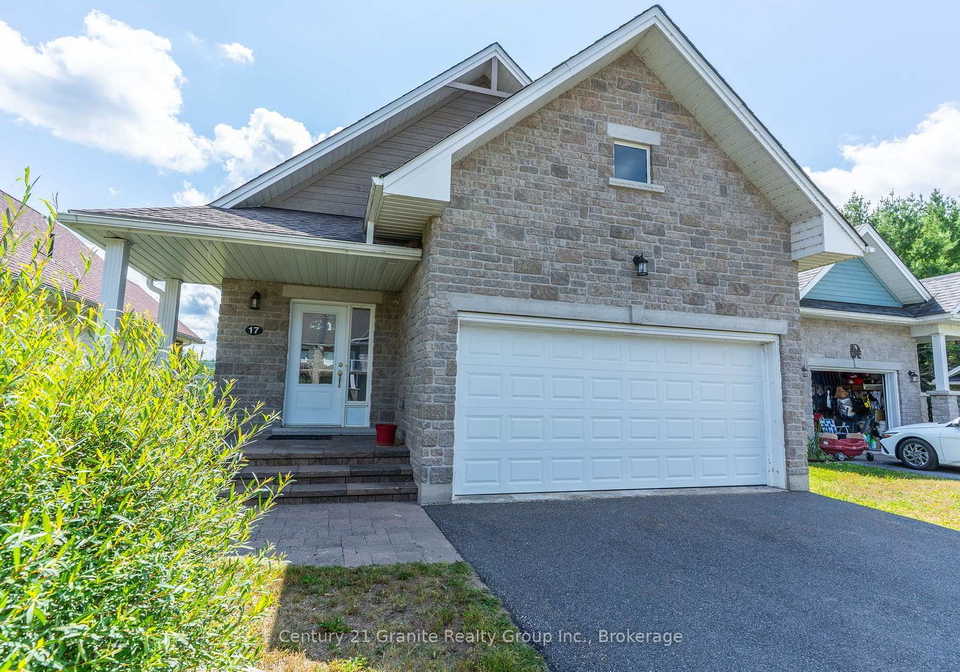 17-webb-circle-dysart-et-al-ontario-x13555596