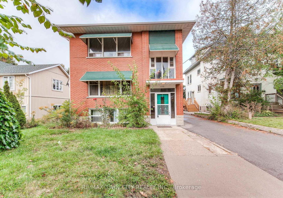 132-allen-street-e-waterloo-ontario-x13555892