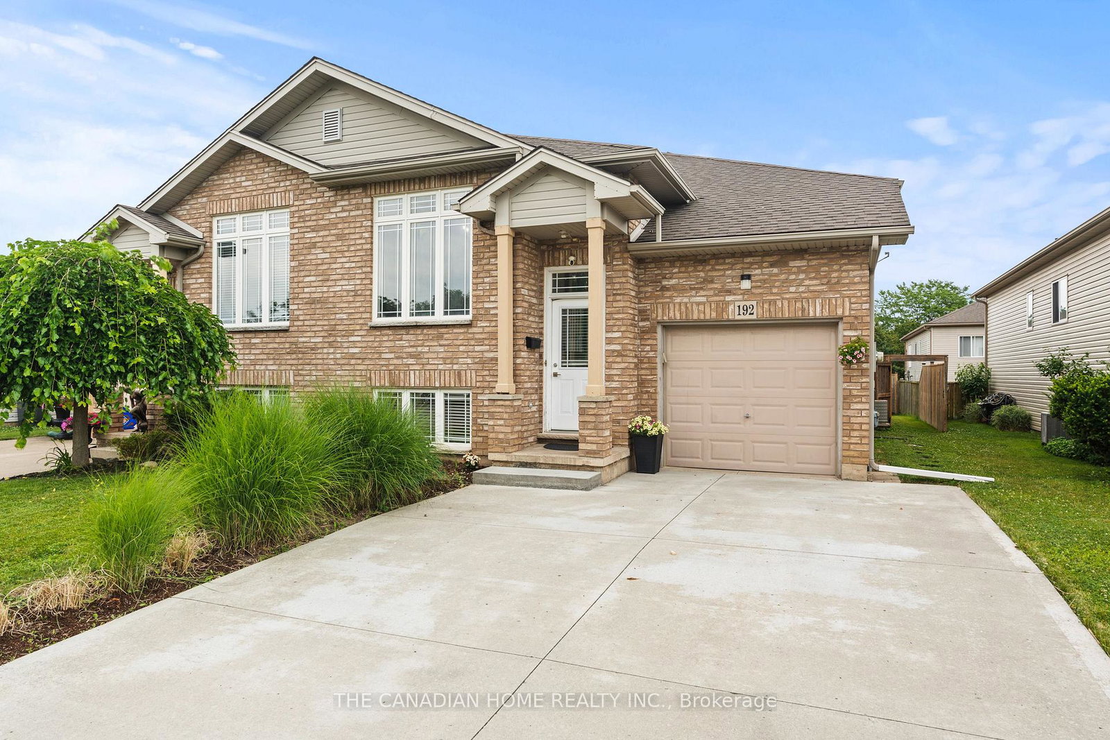 192-oakcrest-avenue-e-welland-ontario-x13556318