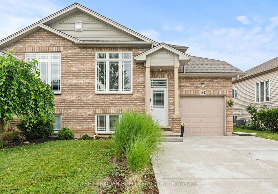 192-oakcrest-avenue-e-welland-ontario-x13556318