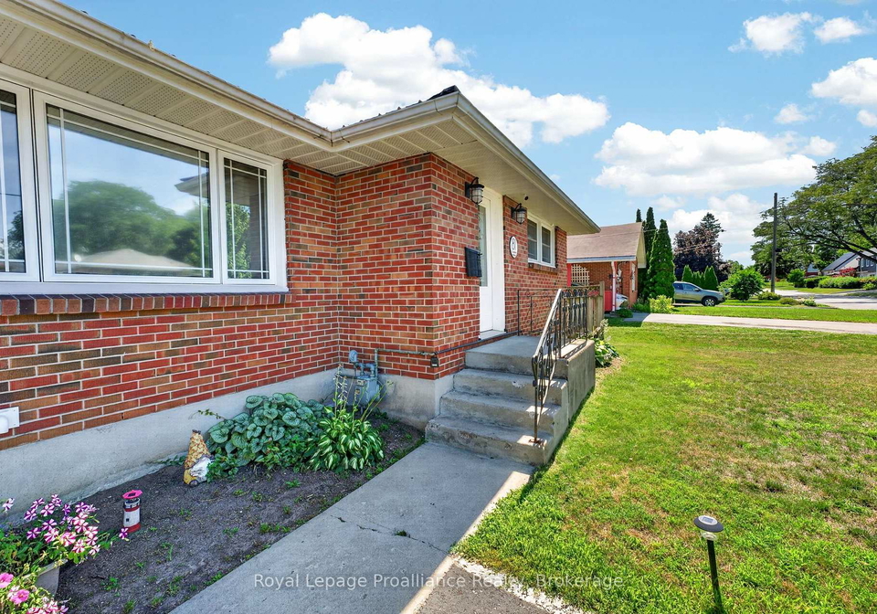 81-crestview-avenue-belleville-ontario-x13556394