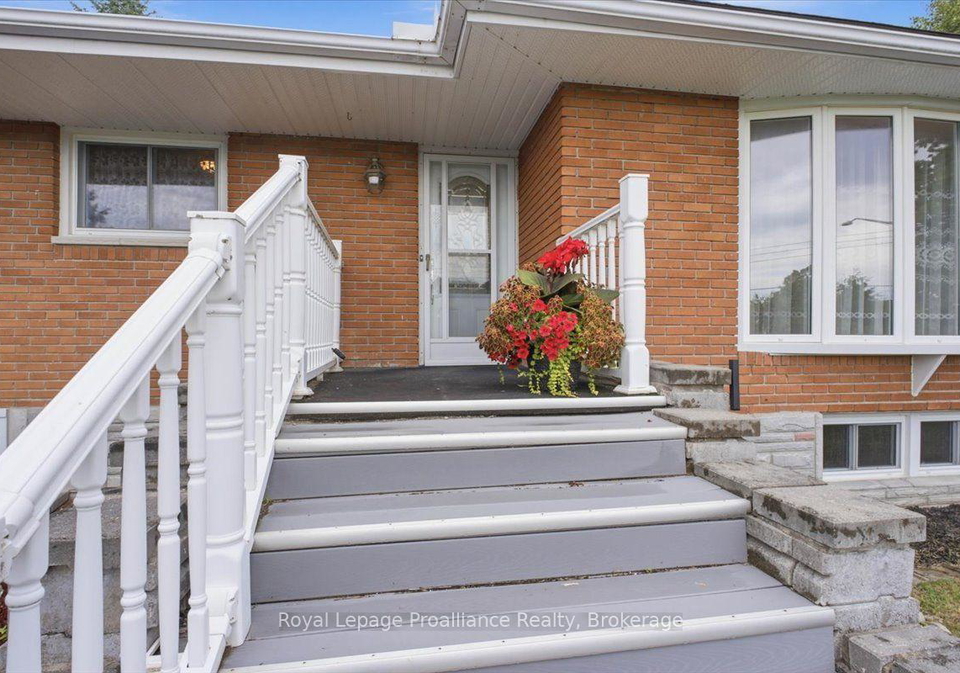 68-riverside-parkway-quinte-west-ontario-x13556992