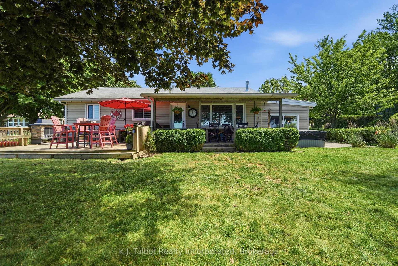 72163-lakeshore-drive-n-bluewater-ontario-x13557188