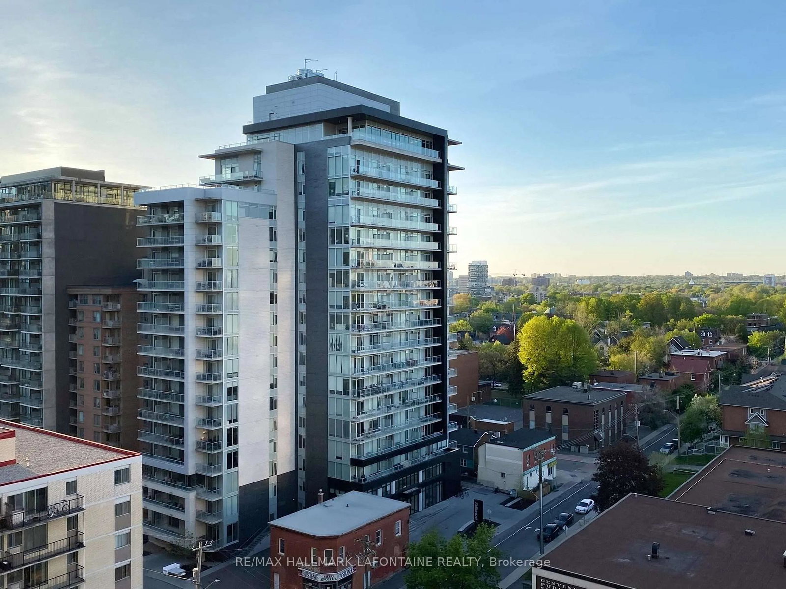 255-bay-street-ottawa-ontario-x13557214