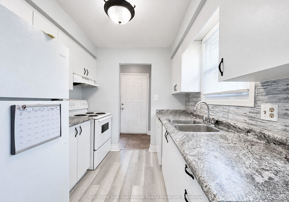 37-mayfair-drive-welland-ontario-x13557532