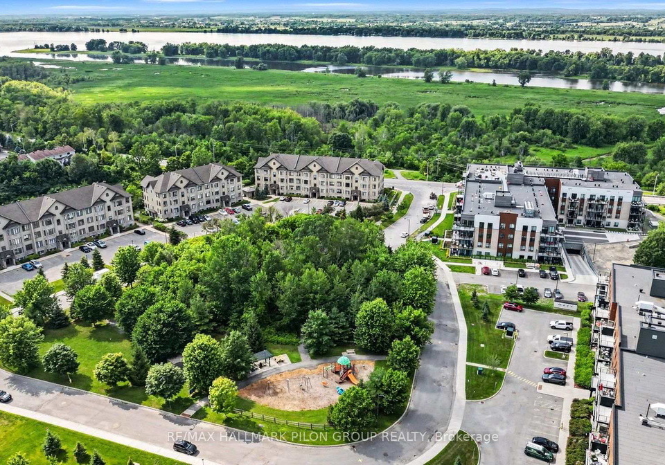 10-prestige-circle-ottawa-ontario-x13557880