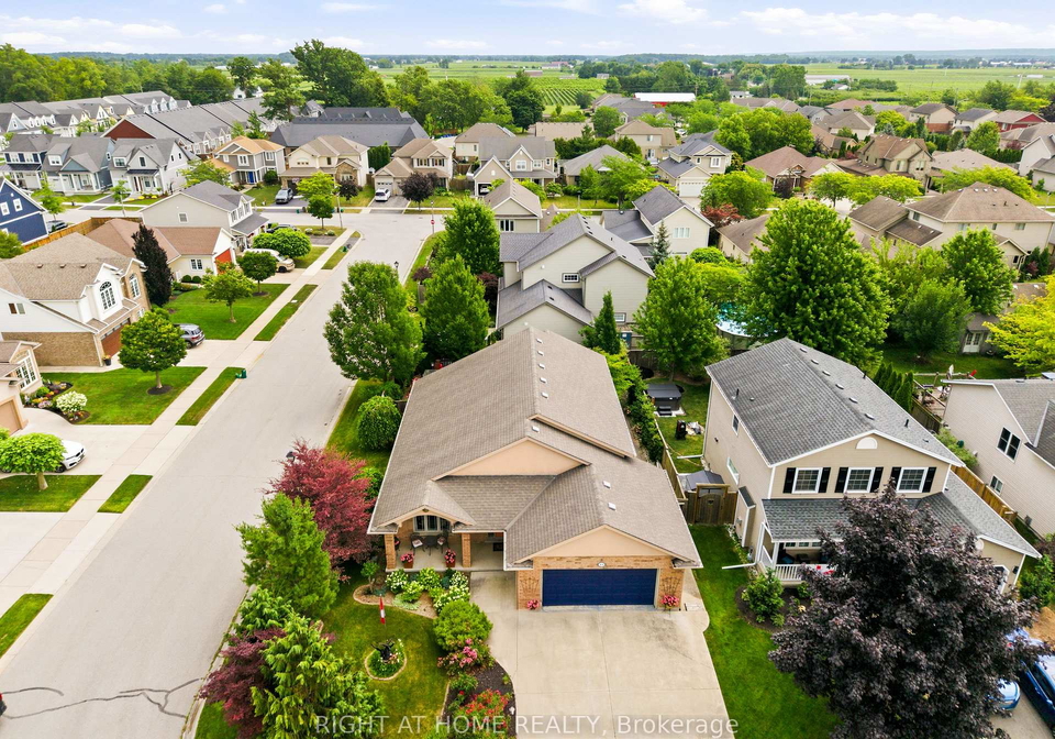 15-hope-avenue-niagara-on-the-lake-ontario-x13557988