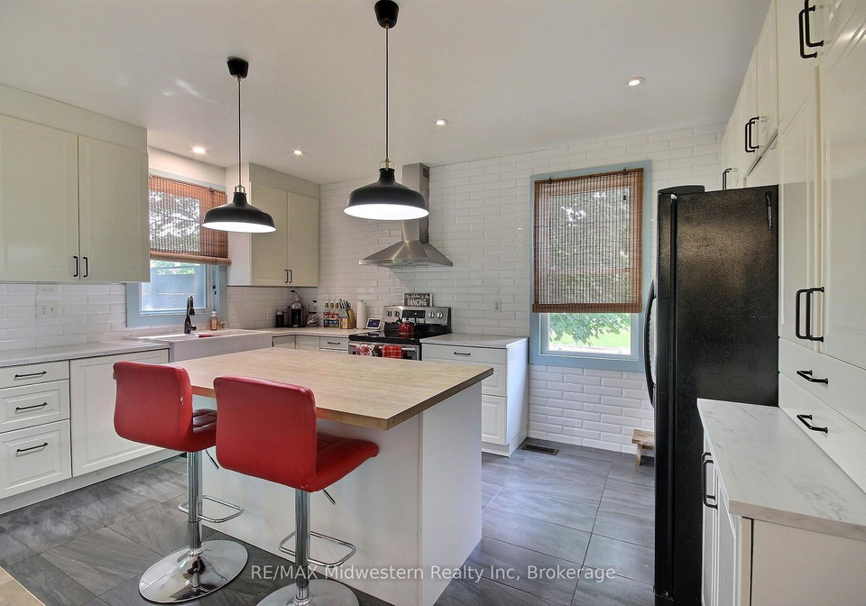 206-union-street-e-north-perth-ontario-x13558200