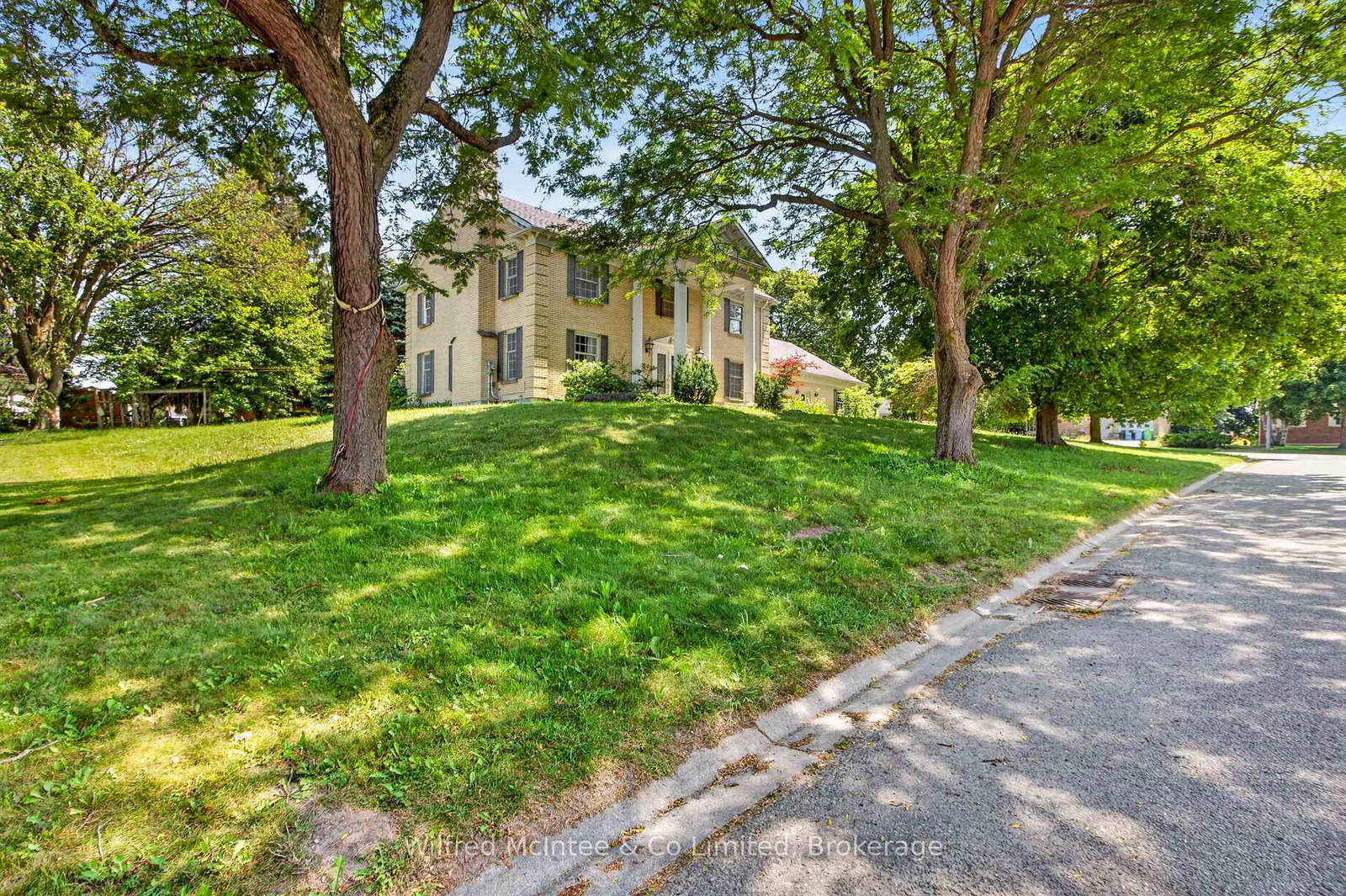 1-remington-drive-north-huron-ontario-x13558366