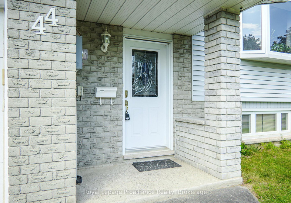 44-ireland-drive-quinte-west-ontario-x13558464