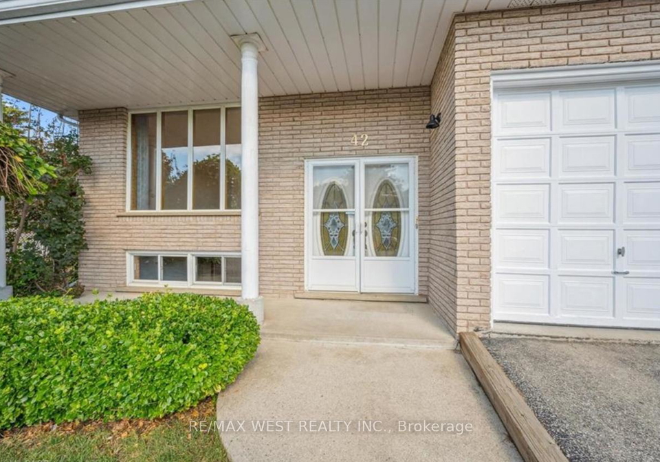 42-azores-crescent-cambridge-ontario-x13558810
