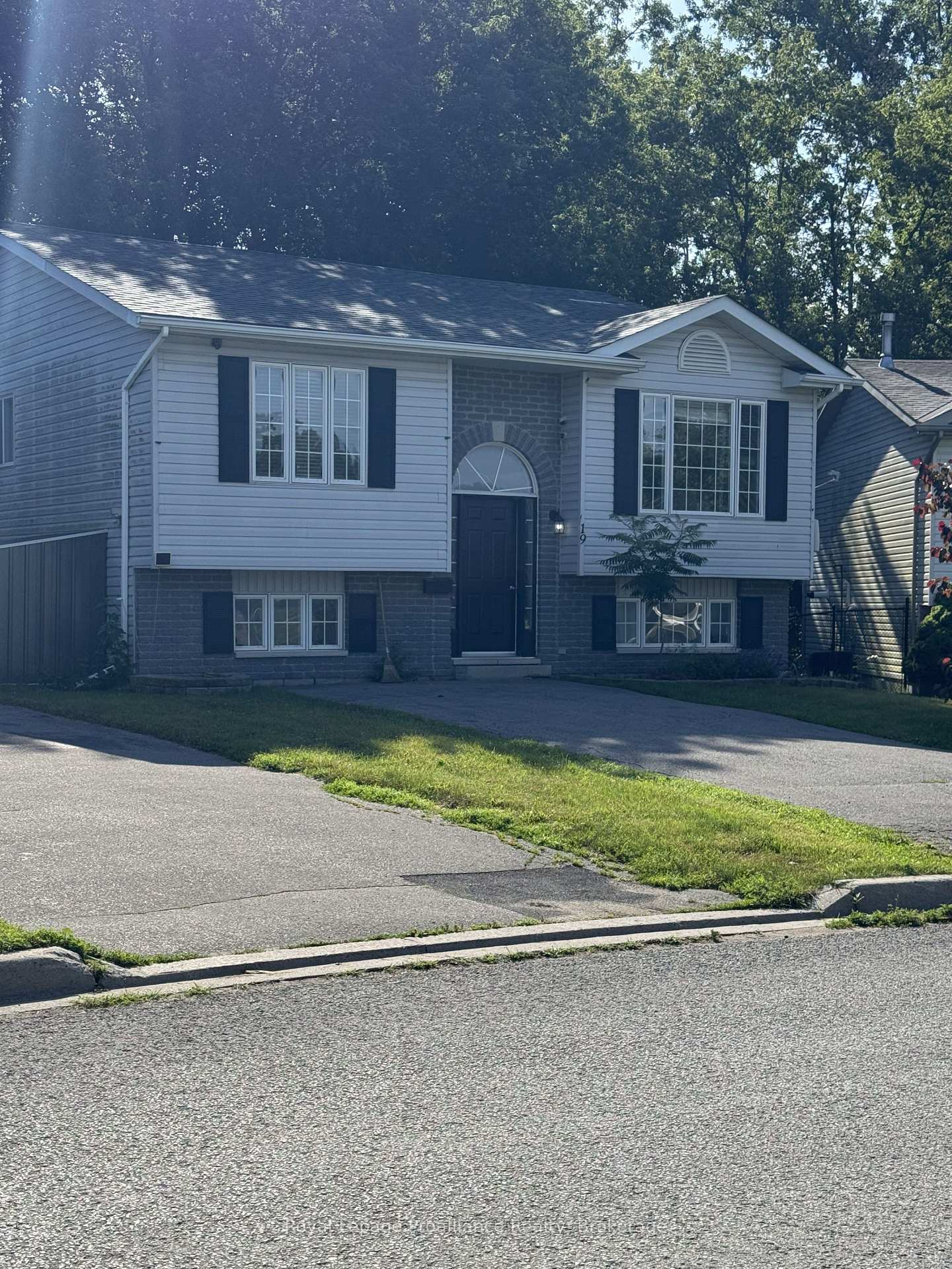 19-briardale-boulevard-quinte-west-ontario-x13559510