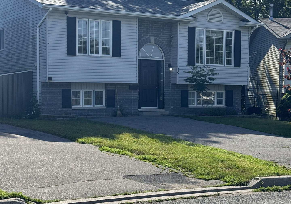 19-briardale-boulevard-quinte-west-ontario-x13559510