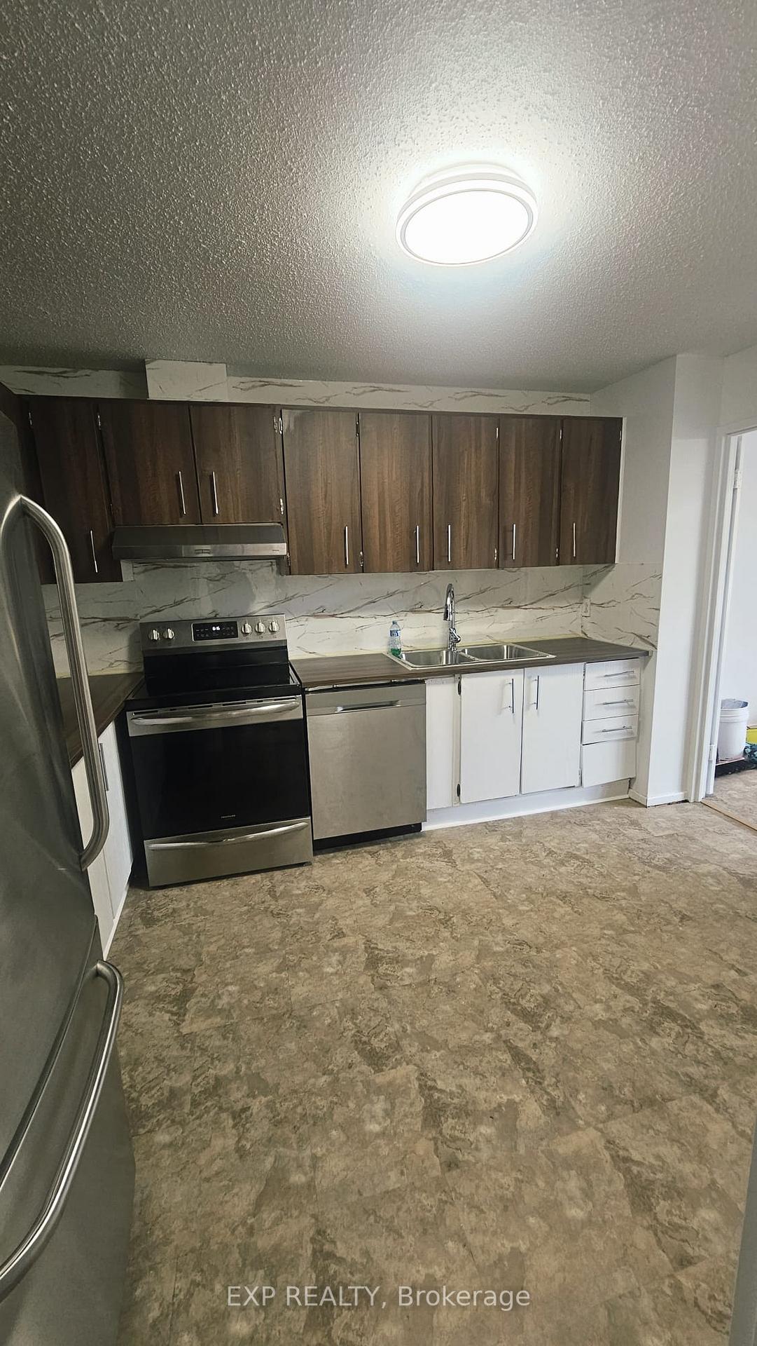 1485-baseline-road-ottawa-ontario-x13559646