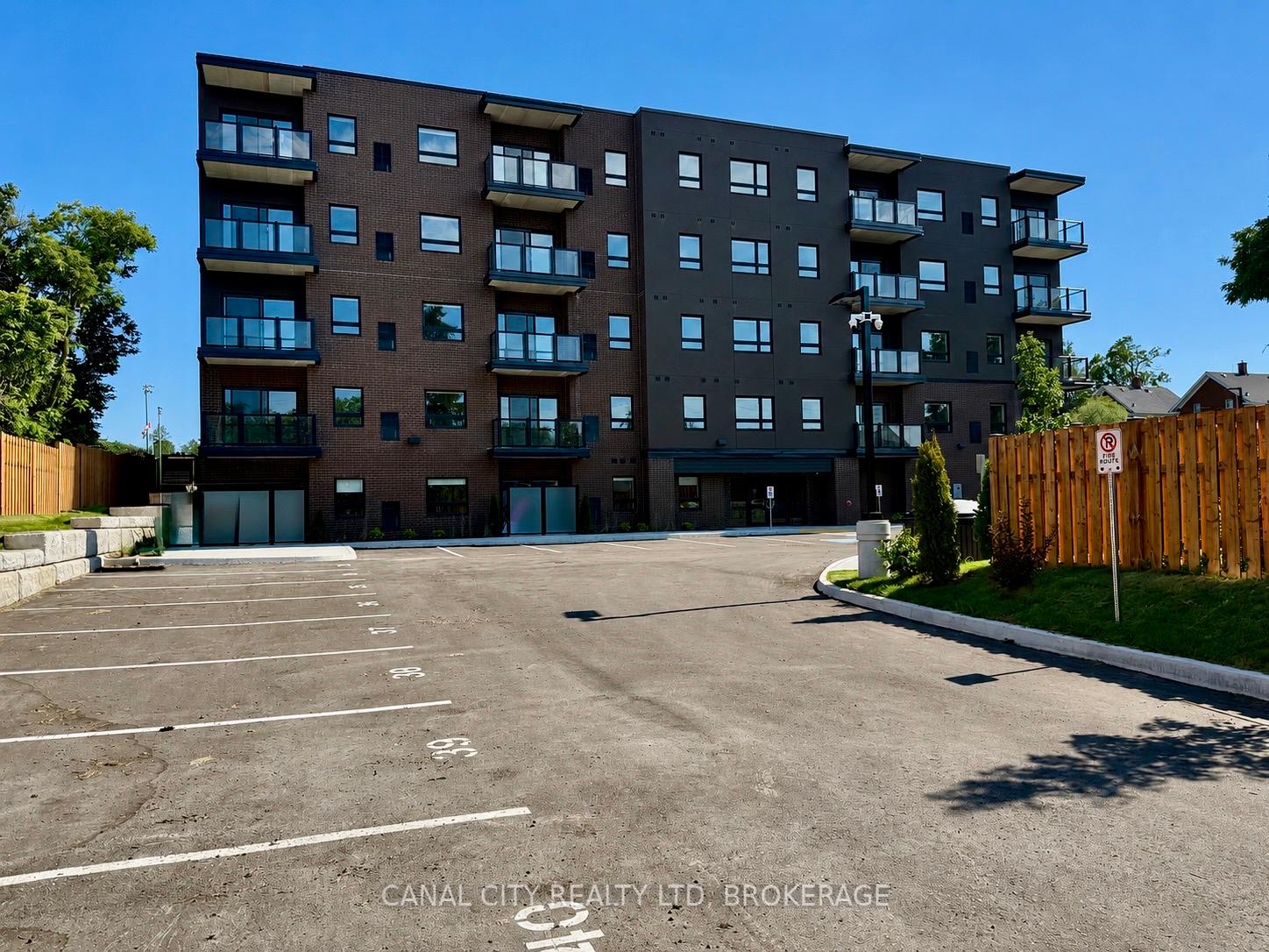 8-hutt-lane-thorold-ontario-x13559758