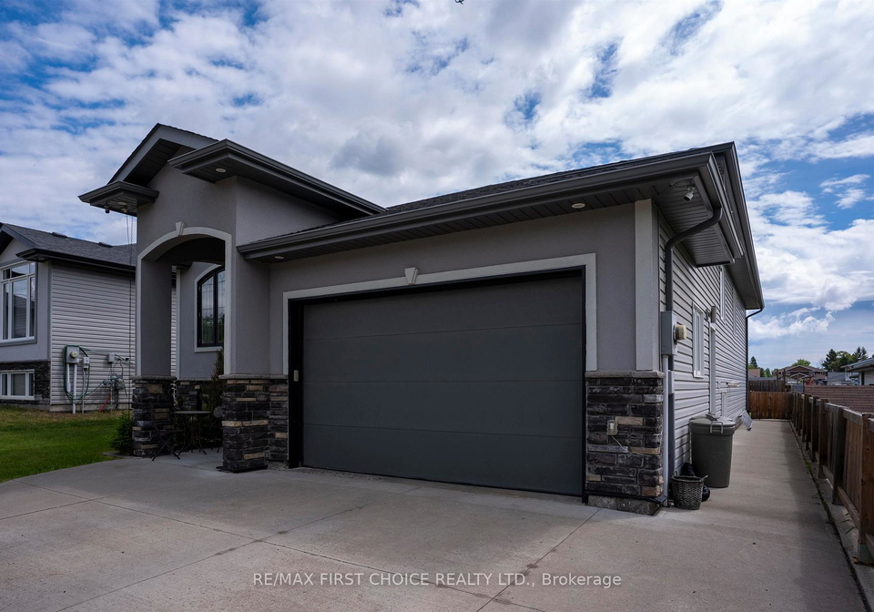 740-woodcrest-road-thunder-bay-ontario-x13560664