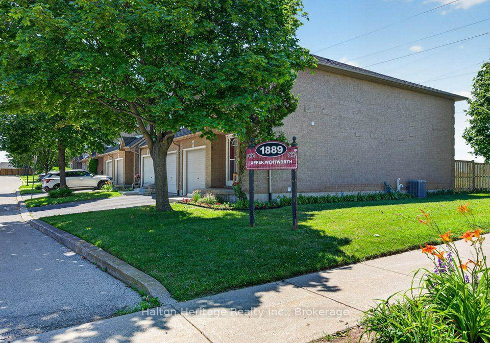 1889-upper-wentworth-street-hamilton-ontario-x13560780