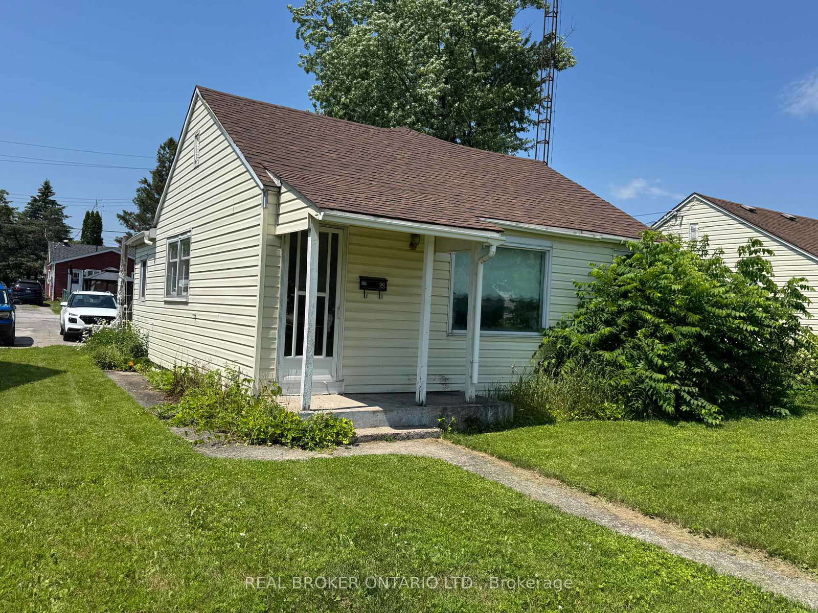 23-churchill-crescent-smiths-falls-ontario-x13560994