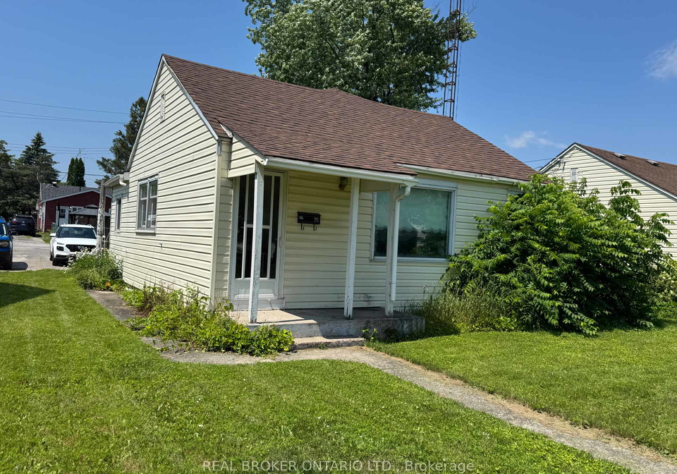 23-churchill-crescent-smiths-falls-ontario-x13560994