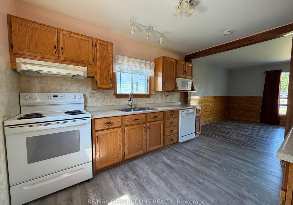 4-elizabeth-avenue-terrace-bay-ontario-x13561118