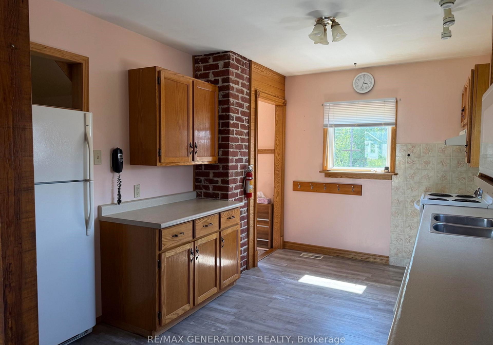 4-elizabeth-avenue-terrace-bay-ontario-x13561118