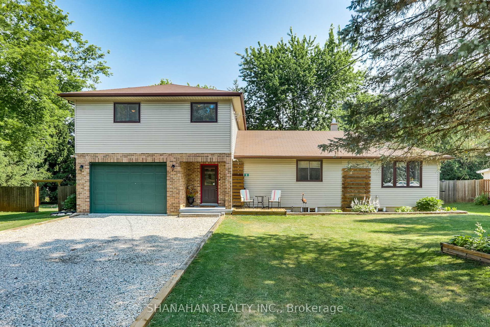 9-wellington-street-lambton-shores-ontario-x13561242