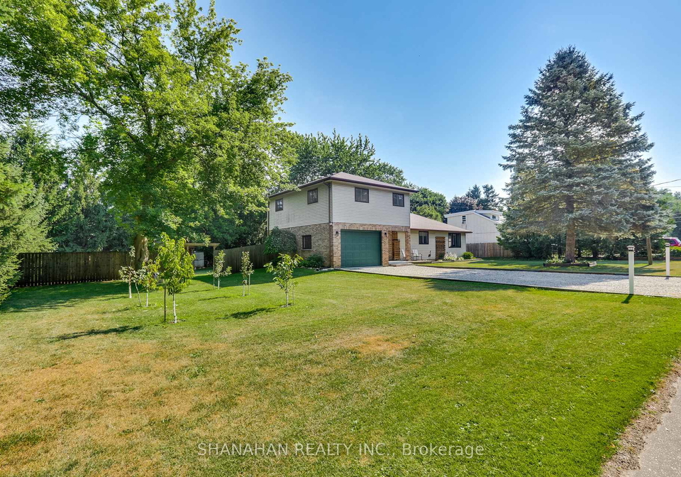 9-wellington-street-lambton-shores-ontario-x13561242